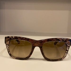 Valentino V611S sunglasses